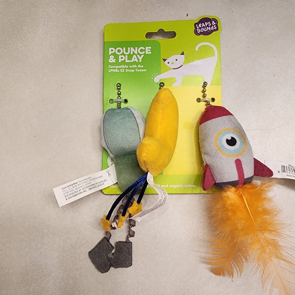 Leaps and Bounds EZ Snap Cat Toys